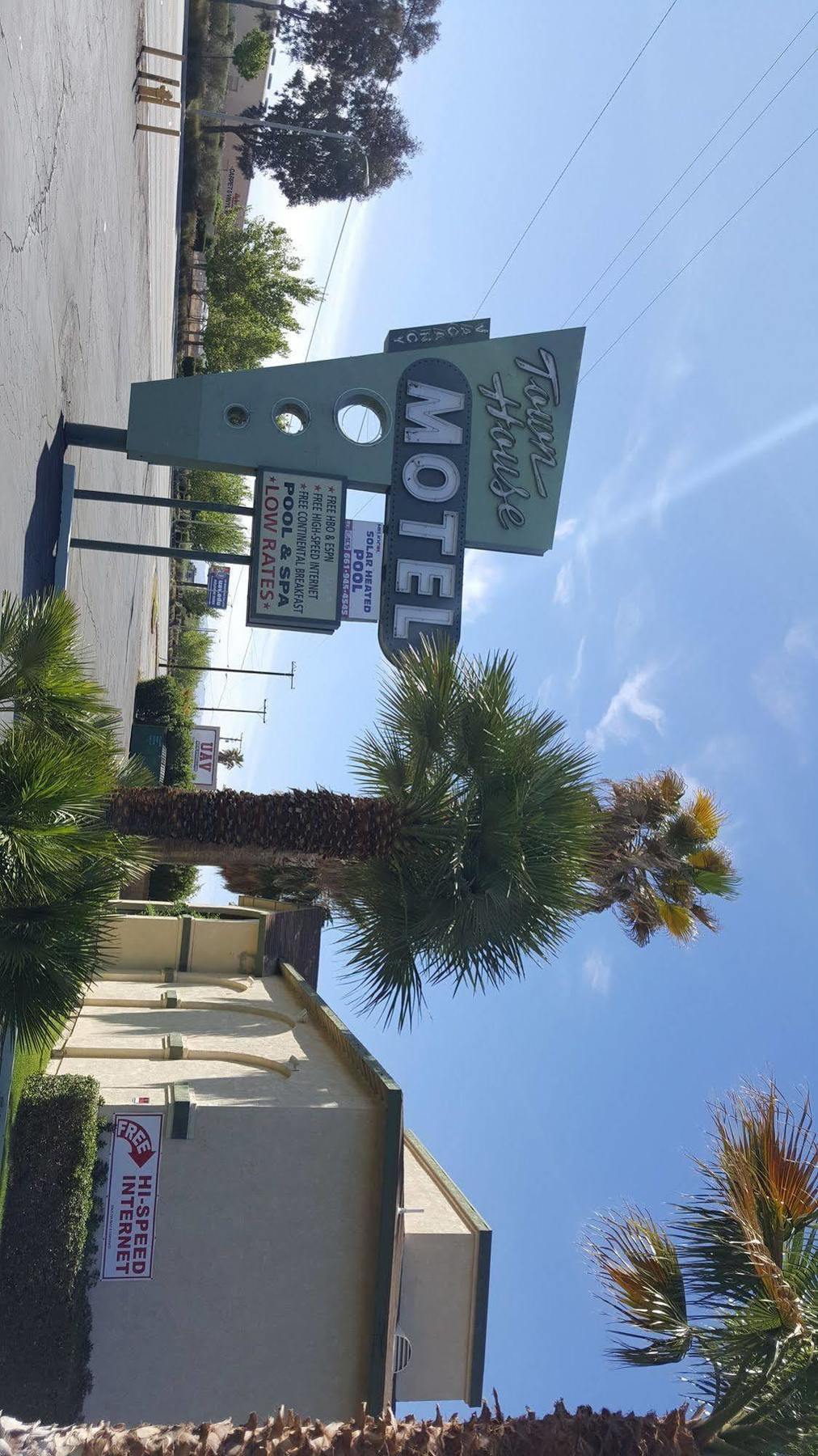 Town House Motel Lancaster Exterior photo